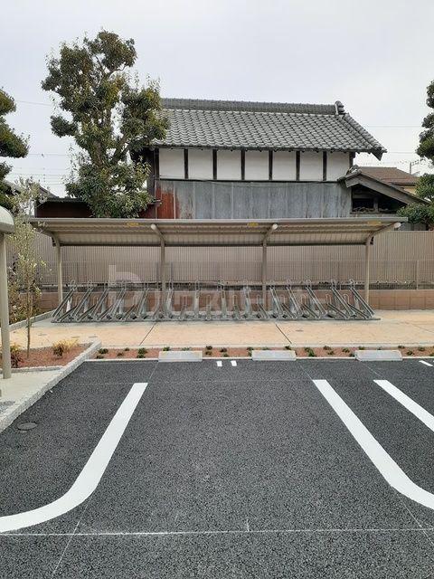 イーストIII