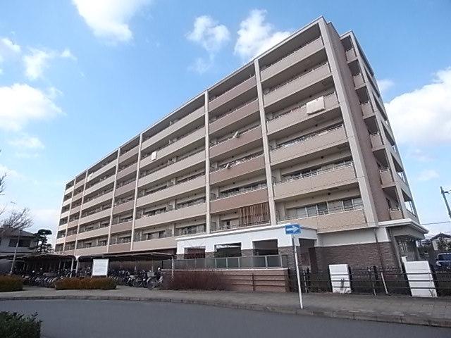 グランドアストレイア