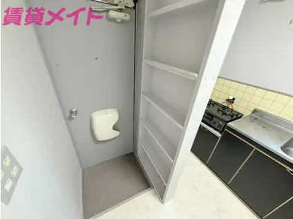 ウォールマリア(1K/2階)の玄関写真