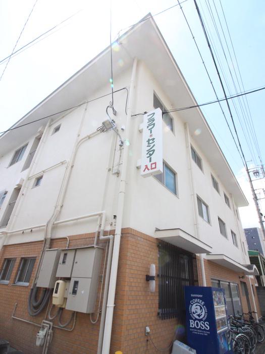 フラワーセンター管理棟