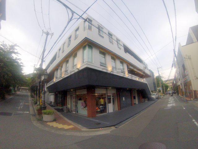 ユースクエアプラス雲雀丘花屋敷(1LDK/3階)