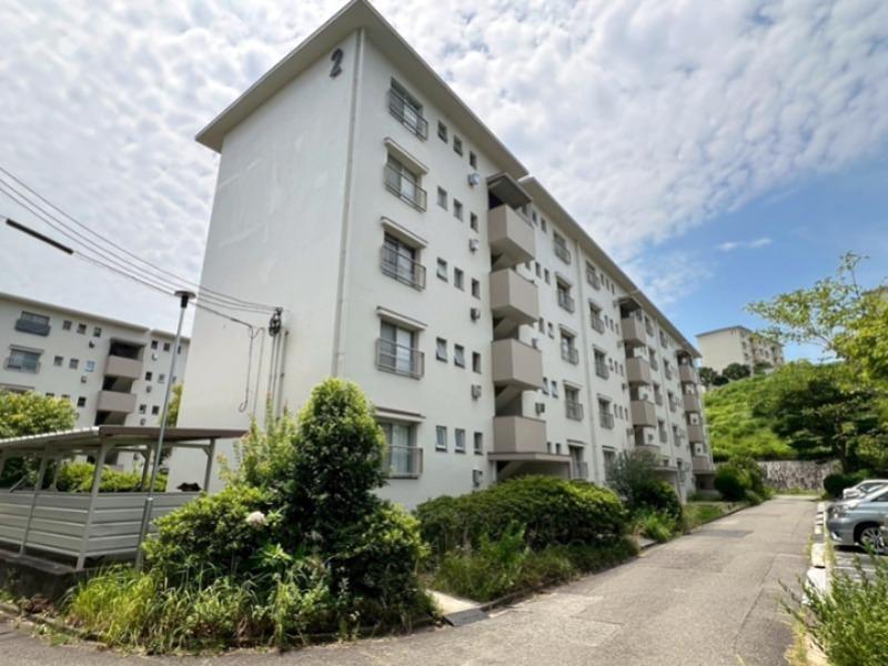 鈴蘭台第3団地第2号棟