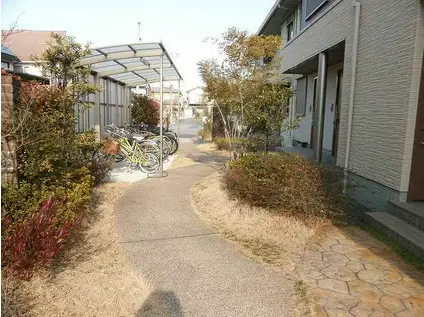 MAISON DES ARTS(2LDK/1階)の外観写真