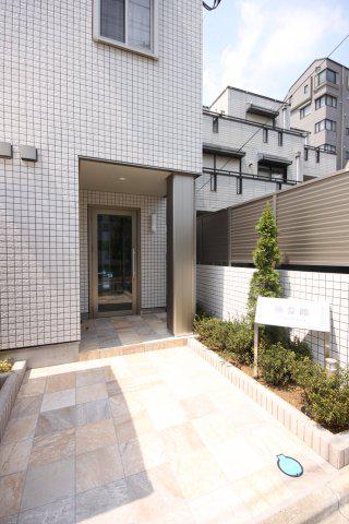 都営三田線 千石駅 徒歩4分 4階建 築12年