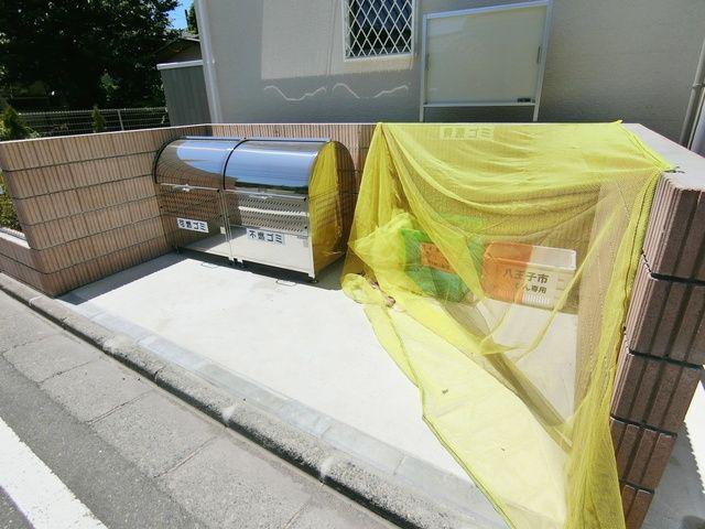 東京都八王子市 2階建 築9年