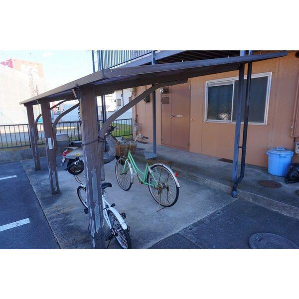 レスト北新川 B