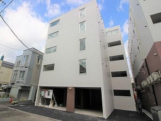 CHOUCHOUS9