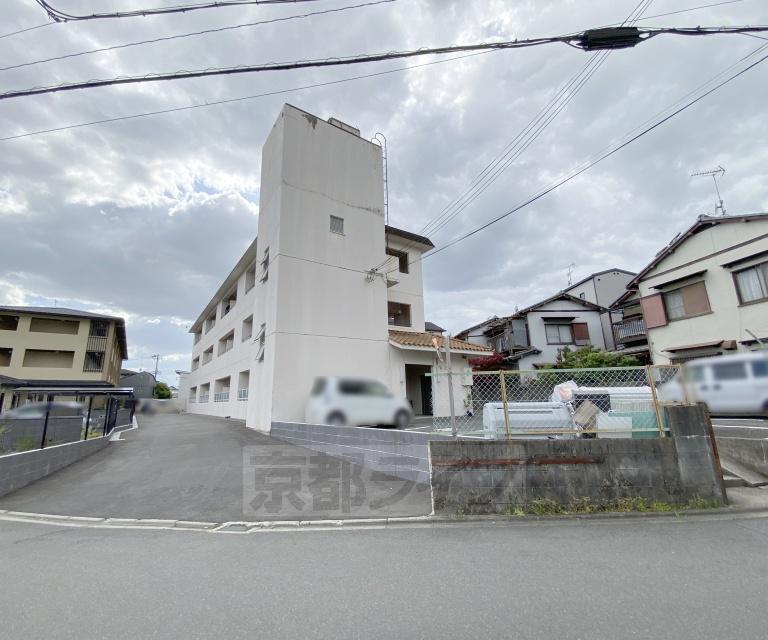 新山荘