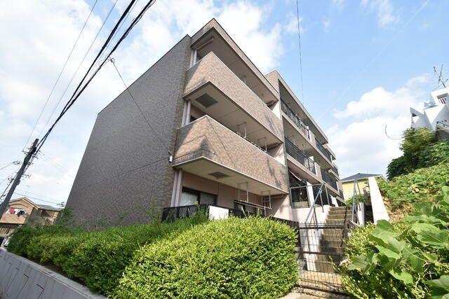 エストマール川名