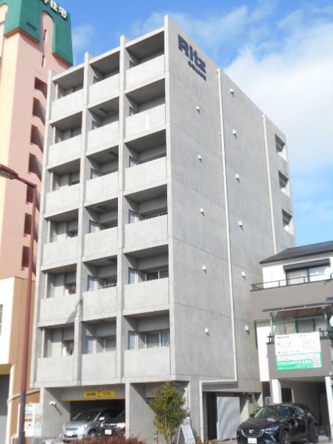 RITZ SQUARE QBE