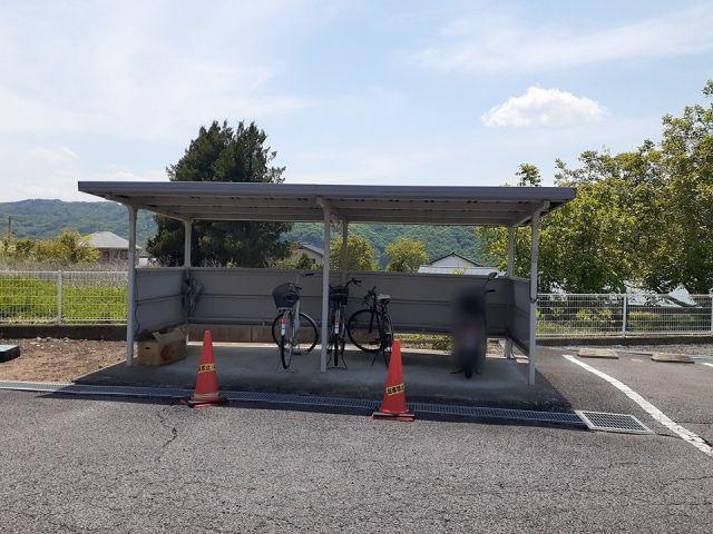 イーストラビリンス
