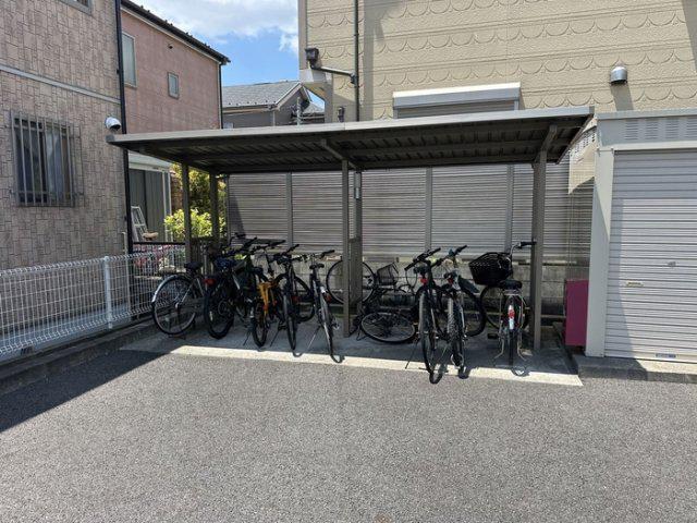 クレスト小林