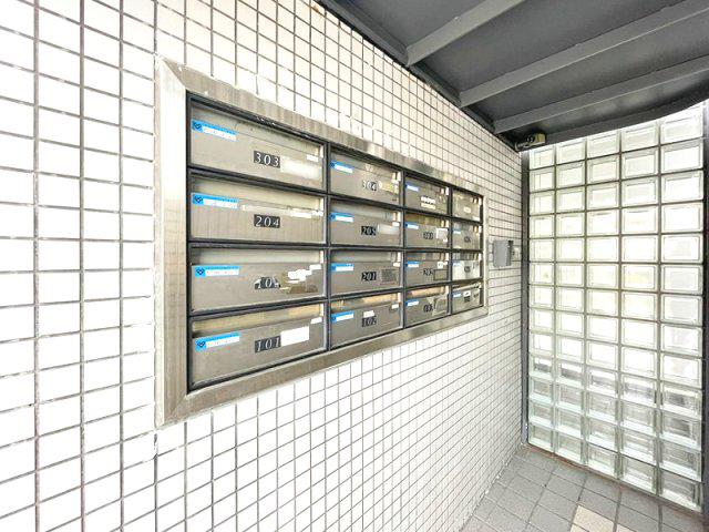 ラ・セーヌ逆瀬川