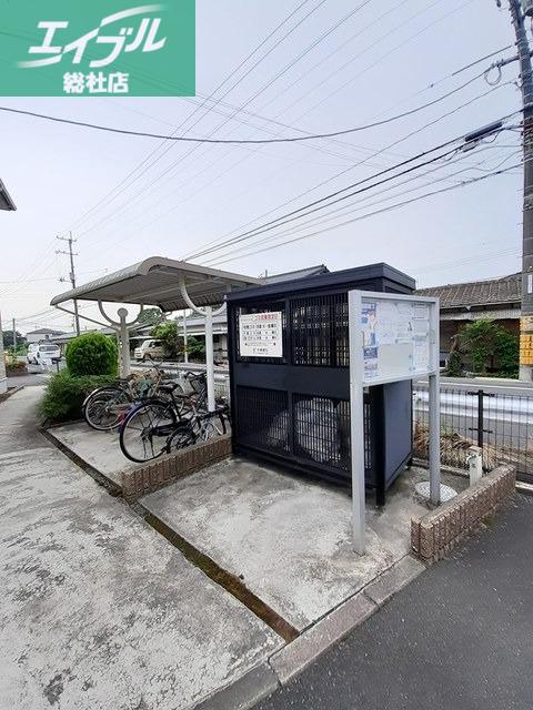 クリスタルローズB棟