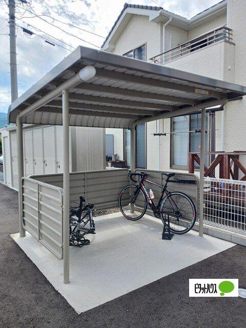 モデルノカーサ