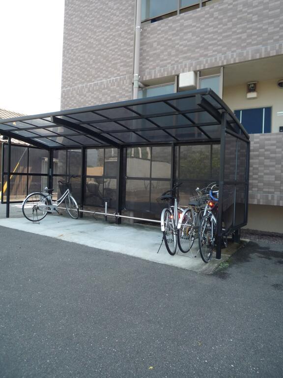 ベゼルファセット