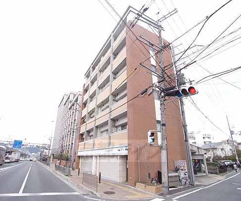 ファービースコート東野