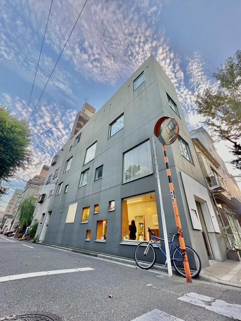 TRESビル