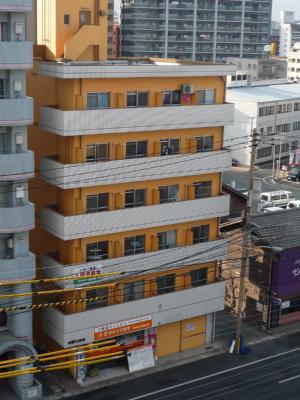 片野三番館