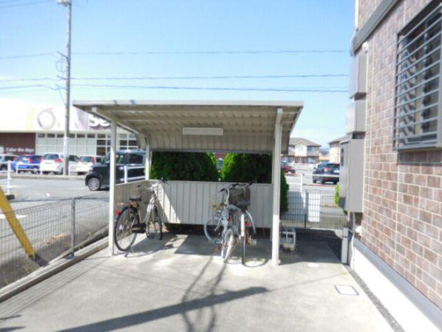 アジュールA棟
