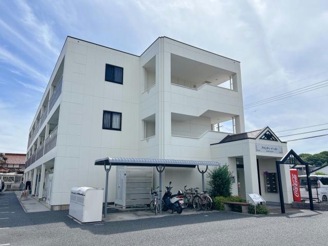 アバンティ・イースト