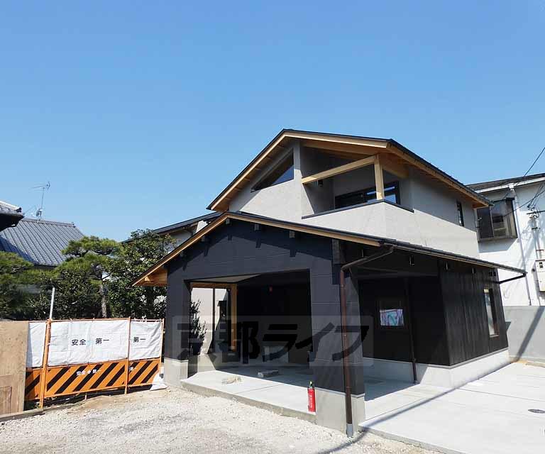 GOMON MOMOYAMA