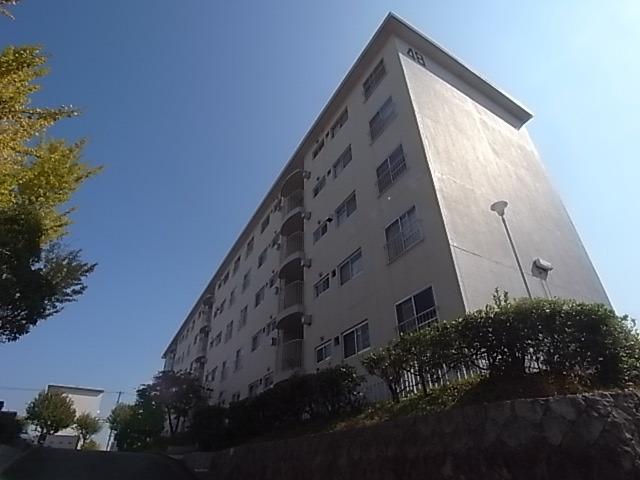 神陵台東48号棟