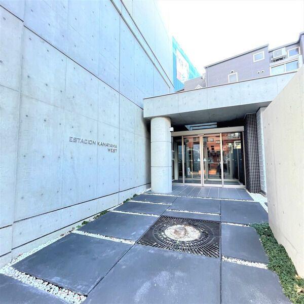 ESTACION KANAYAMA ウエスト・イースト