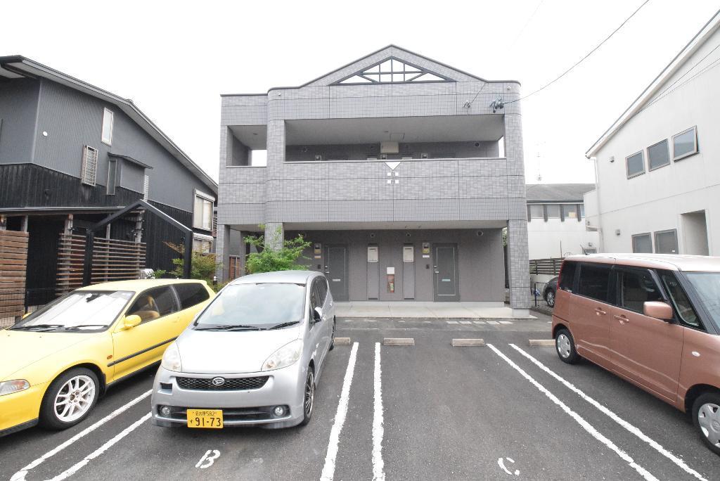ＪＲ関西本線 春田駅 徒歩13分 2階建 築22年