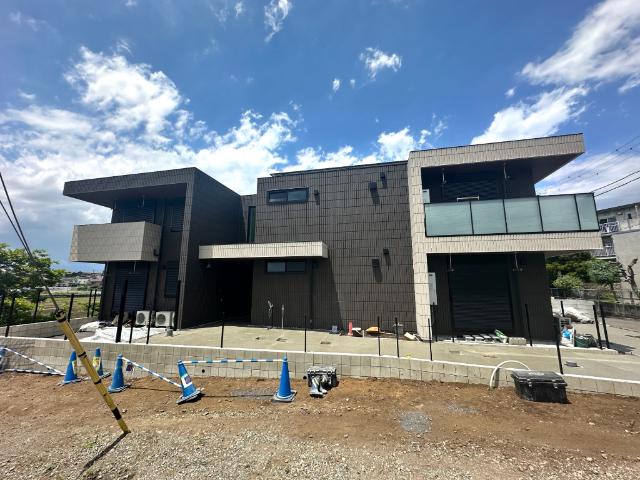 YS F RESIDENCE I