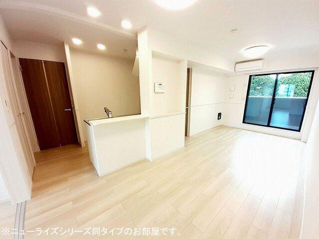 ソレイユ元町IV