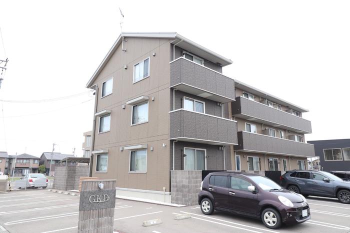 石川県金沢市 3階建 築11年