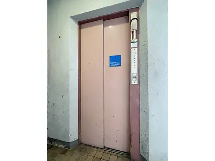 第1若草ビル(3DK/5階)の外観写真