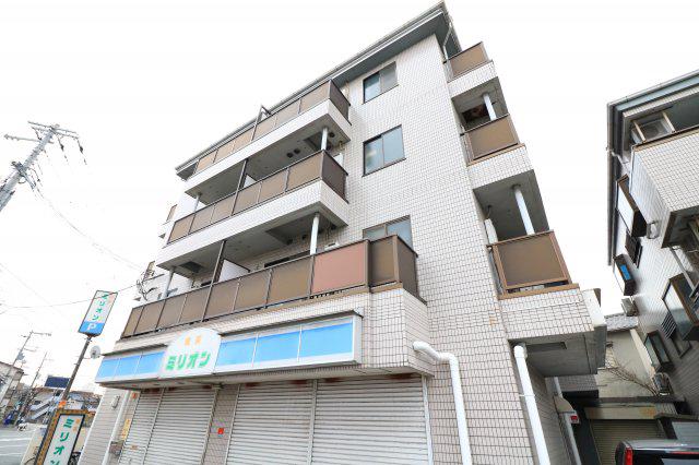 シャイニ―・キューブ次屋