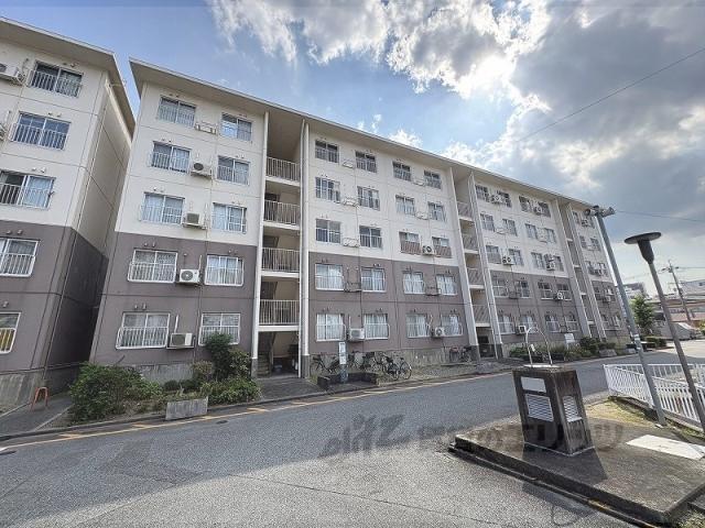 伊丹鴻池第6団地8号棟