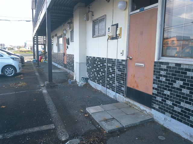ハイツ西岡