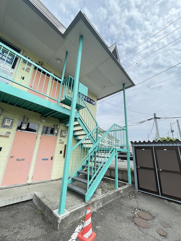 グレース川端
