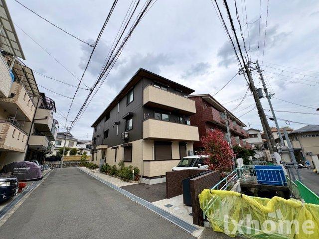 阪急京都線 総持寺駅 徒歩4分 3階建 築4年
