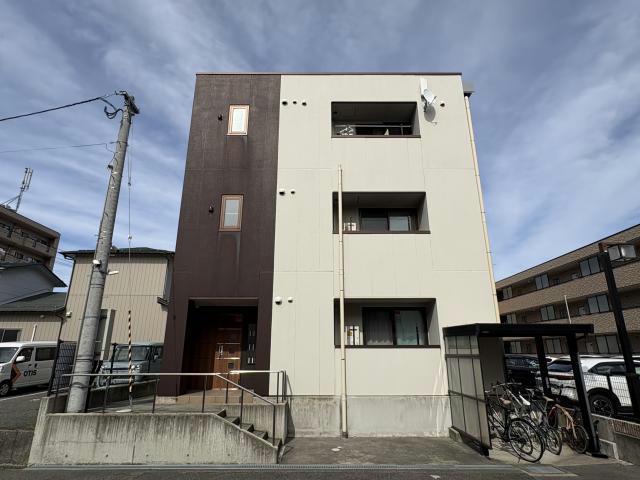スリークォーターハウス女池