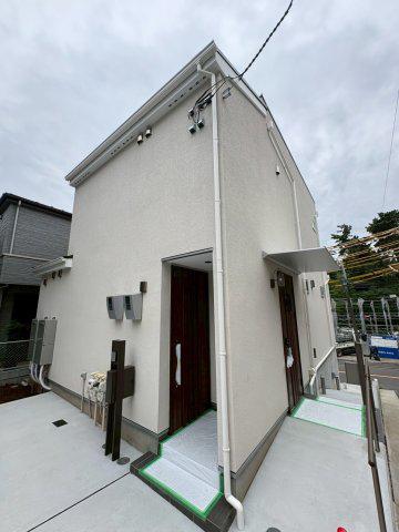 SHARAPOVAS HOUSE