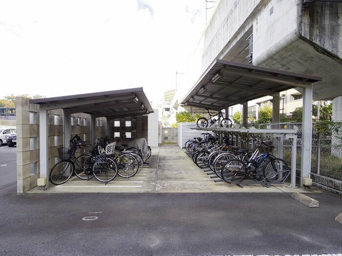 PARK SIDE RESIDENCE