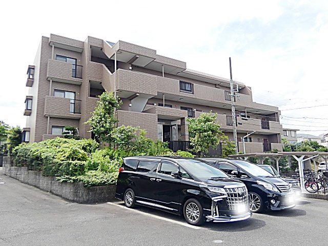 レージュフェイマス