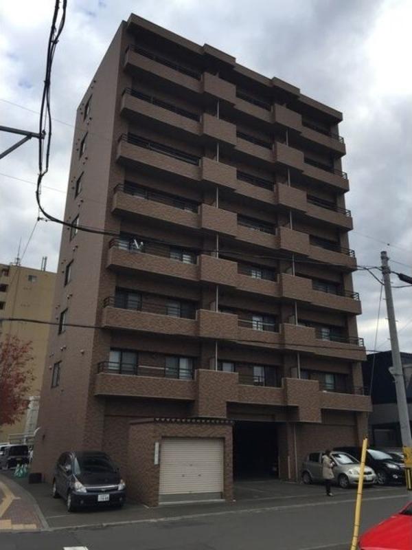アヴィンズ平岸