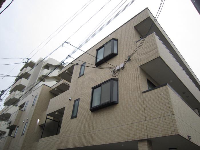 ファミーユ西館
