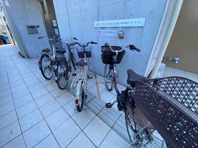 シャンボールWAKAKUSA甲南山手駅前