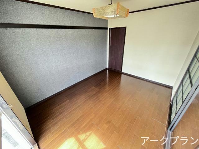 ビレッジF1番館