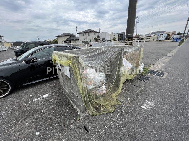 フラット・サプレス市川