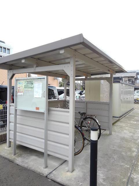 くれよんハウス