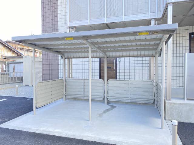 FORES SHIRATSUKAII