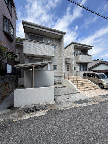 エスコート山根